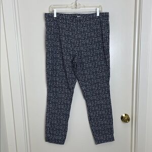 Women's Black and White Patterned Trousers